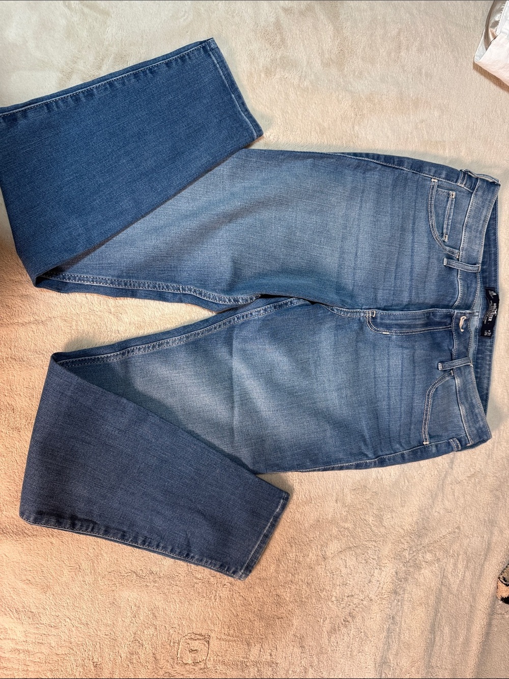 Hollister Women's Skinny Jeans in Faded Blue Wash